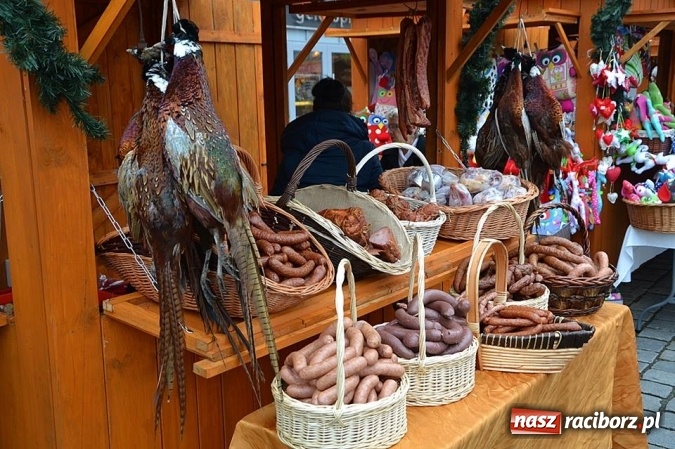Zdjęcie w galerii na portalu naszraciborz.pl: Miss Czech i Europy na raciborskim jarmarku wiadomości z regionu