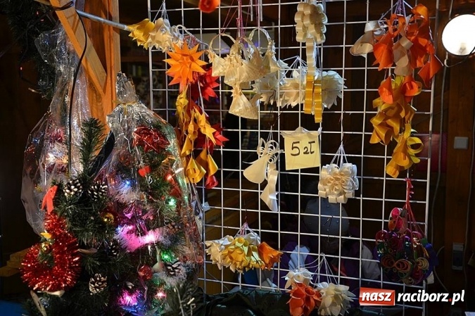 Zdjęcie w galerii na portalu naszraciborz.pl: Miss Czech i Europy na raciborskim jarmarku wiadomości z regionu