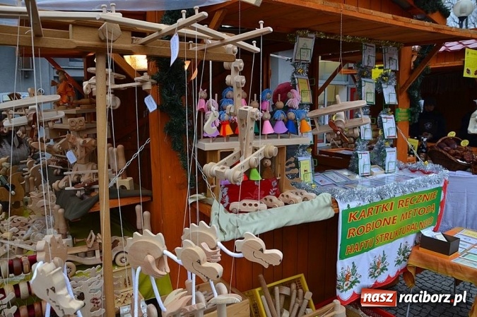 Zdjęcie w galerii na portalu naszraciborz.pl: Miss Czech i Europy na raciborskim jarmarku wiadomości z regionu