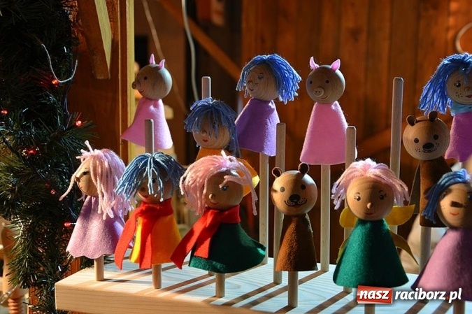 Zdjęcie w galerii na portalu naszraciborz.pl: Miss Czech i Europy na raciborskim jarmarku wiadomości z regionu