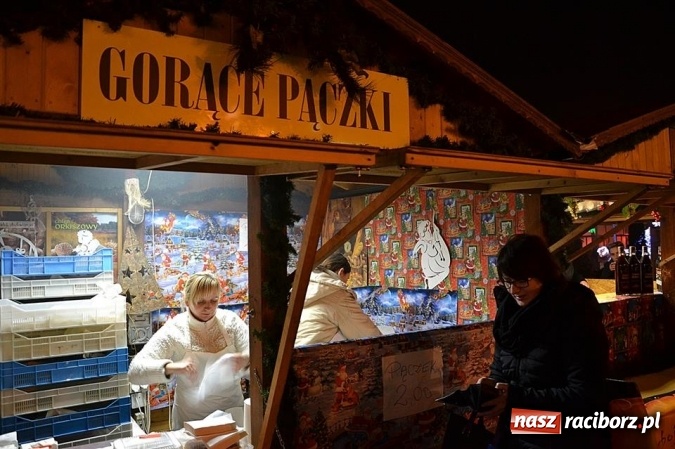 Zdjęcie w galerii na portalu naszraciborz.pl: Miss Czech i Europy na raciborskim jarmarku wiadomości z regionu