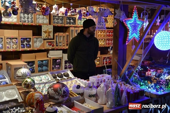 Zdjęcie w galerii na portalu naszraciborz.pl: Miss Czech i Europy na raciborskim jarmarku wiadomości z regionu