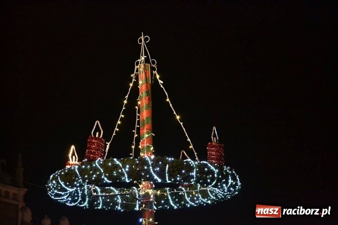 Zdjęcie w galerii na portalu naszraciborz.pl: Miss Czech i Europy na raciborskim jarmarku wiadomości z regionu