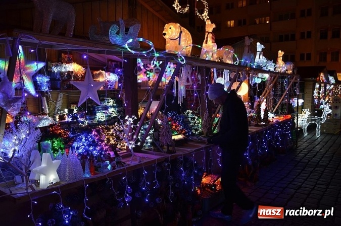 Zdjęcie w galerii na portalu naszraciborz.pl: Miss Czech i Europy na raciborskim jarmarku wiadomości z regionu