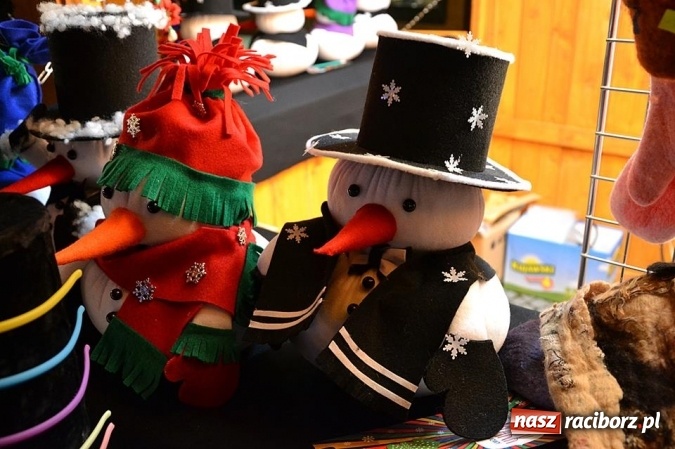 Zdjęcie w galerii na portalu naszraciborz.pl: Miss Czech i Europy na raciborskim jarmarku wiadomości z regionu