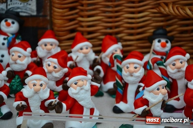 Zdjęcie w galerii na portalu naszraciborz.pl: Miss Czech i Europy na raciborskim jarmarku wiadomości z regionu