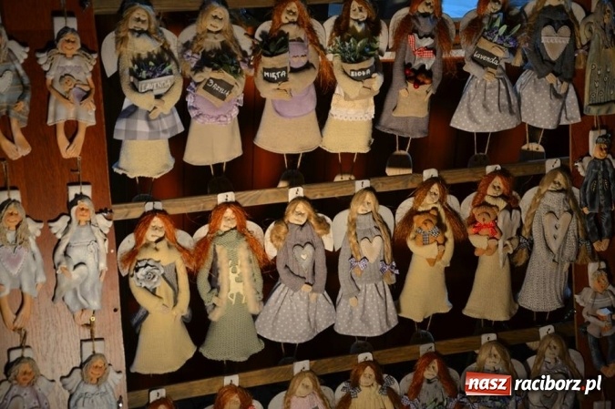 Zdjęcie w galerii na portalu naszraciborz.pl: Miss Czech i Europy na raciborskim jarmarku wiadomości z regionu