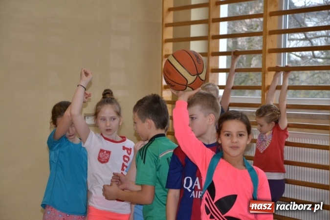 Zdjęcie w galerii na portalu naszraciborz.pl: Gminny turniej gier i zabaw w Zabełkowie wiadomości z regionu