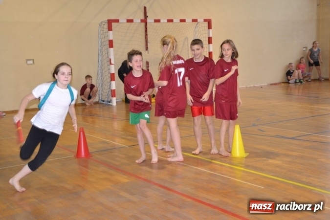 Zdjęcie w galerii na portalu naszraciborz.pl: Gminny turniej gier i zabaw w Zabełkowie wiadomości z regionu