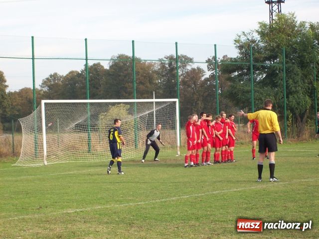 Zdjęcie w galerii na portalu naszraciborz.pl: Wicher zdmuchnął Lyski wiadomości z regionu