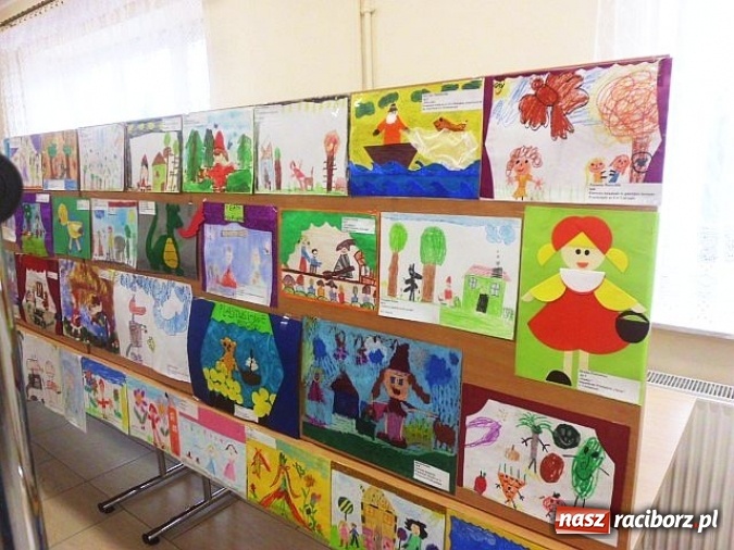 Zdjęcie w galerii na portalu naszraciborz.pl: W Kuźni Raciborskiej wyłoniono laureatów II Ogólnopolskiego Konkursu Plastycznego Lubię teatr  wiadomości z regionu