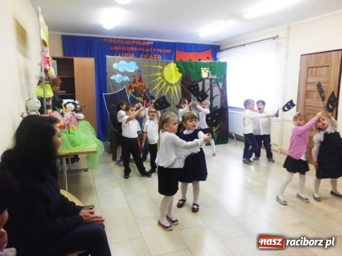 Zdjęcie w galerii na portalu naszraciborz.pl: W Kuźni Raciborskiej wyłoniono laureatów II Ogólnopolskiego Konkursu Plastycznego Lubię teatr  wiadomości z regionu