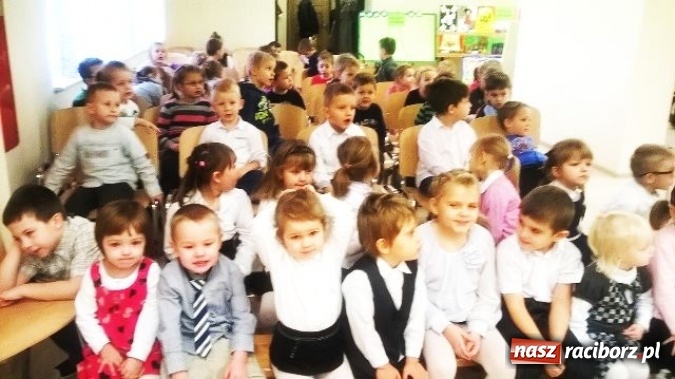 Zdjęcie w galerii na portalu naszraciborz.pl: W Kuźni Raciborskiej wyłoniono laureatów II Ogólnopolskiego Konkursu Plastycznego Lubię teatr  wiadomości z regionu