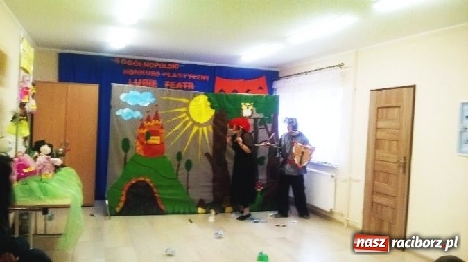 Zdjęcie w galerii na portalu naszraciborz.pl: W Kuźni Raciborskiej wyłoniono laureatów II Ogólnopolskiego Konkursu Plastycznego Lubię teatr  wiadomości z regionu