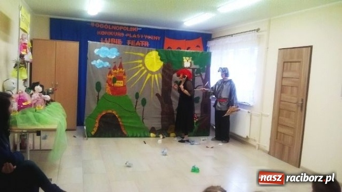 Zdjęcie w galerii na portalu naszraciborz.pl: W Kuźni Raciborskiej wyłoniono laureatów II Ogólnopolskiego Konkursu Plastycznego Lubię teatr  wiadomości z regionu