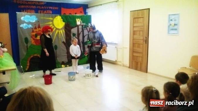 Zdjęcie w galerii na portalu naszraciborz.pl: W Kuźni Raciborskiej wyłoniono laureatów II Ogólnopolskiego Konkursu Plastycznego Lubię teatr  wiadomości z regionu