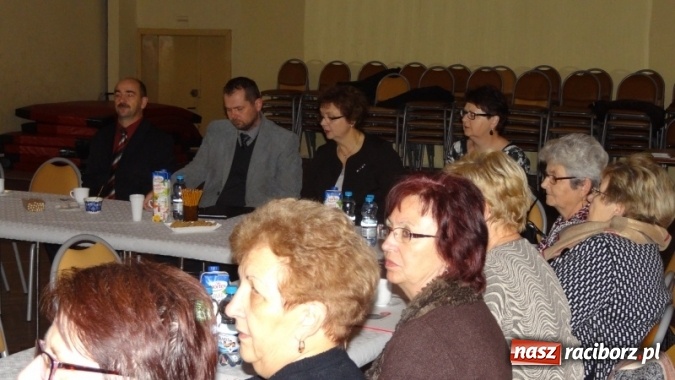 Zdjęcie w galerii na portalu naszraciborz.pl: Aktywny Obywatel w gminie Krzanowice, czyli debata seniorów z młodzieżą krzanowickiego gimnazjum  wiadomości z regionu