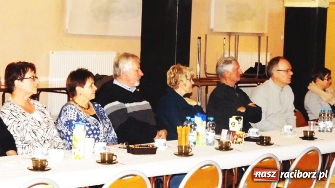 Zdjęcie w galerii na portalu naszraciborz.pl: Aktywny Obywatel w gminie Krzanowice, czyli debata seniorów z młodzieżą krzanowickiego gimnazjum  wiadomości z regionu