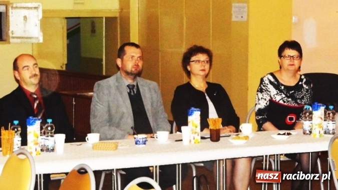 Zdjęcie w galerii na portalu naszraciborz.pl: Aktywny Obywatel w gminie Krzanowice, czyli debata seniorów z młodzieżą krzanowickiego gimnazjum  wiadomości z regionu