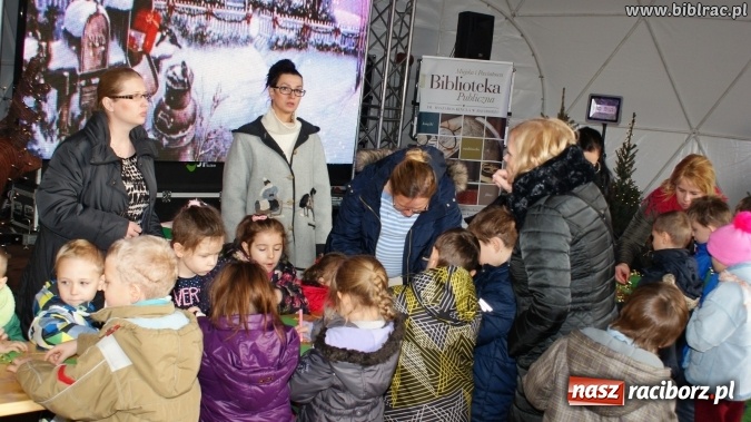 Zdjęcie w galerii na portalu naszraciborz.pl: Biblioteka na Jarmarku Bożonarodzeniowym  wiadomości z regionu