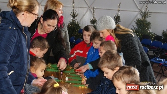 Zdjęcie w galerii na portalu naszraciborz.pl: Biblioteka na Jarmarku Bożonarodzeniowym  wiadomości z regionu