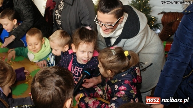 Zdjęcie w galerii na portalu naszraciborz.pl: Biblioteka na Jarmarku Bożonarodzeniowym  wiadomości z regionu