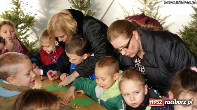 Zdjęcie w galerii na portalu naszraciborz.pl: Biblioteka na Jarmarku Bożonarodzeniowym  wiadomości z regionu
