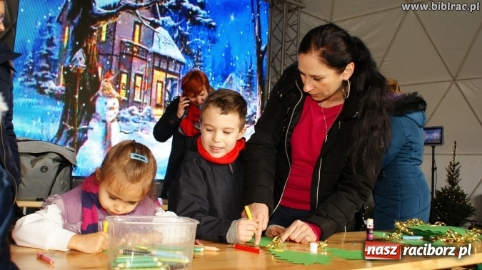 Zdjęcie w galerii na portalu naszraciborz.pl: Biblioteka na Jarmarku Bożonarodzeniowym  wiadomości z regionu
