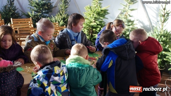Zdjęcie w galerii na portalu naszraciborz.pl: Biblioteka na Jarmarku Bożonarodzeniowym  wiadomości z regionu