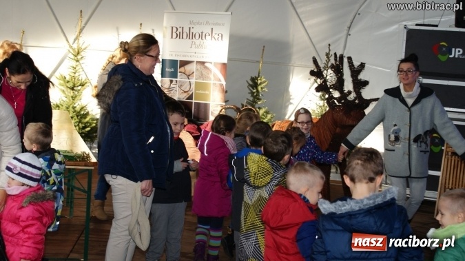 Zdjęcie w galerii na portalu naszraciborz.pl: Biblioteka na Jarmarku Bożonarodzeniowym  wiadomości z regionu