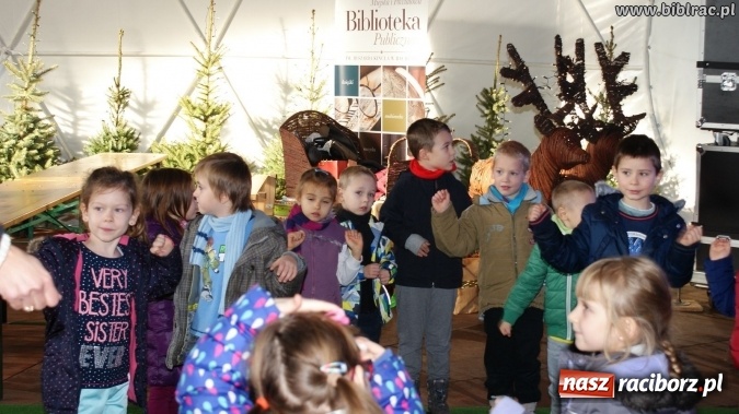 Zdjęcie w galerii na portalu naszraciborz.pl: Biblioteka na Jarmarku Bożonarodzeniowym  wiadomości z regionu