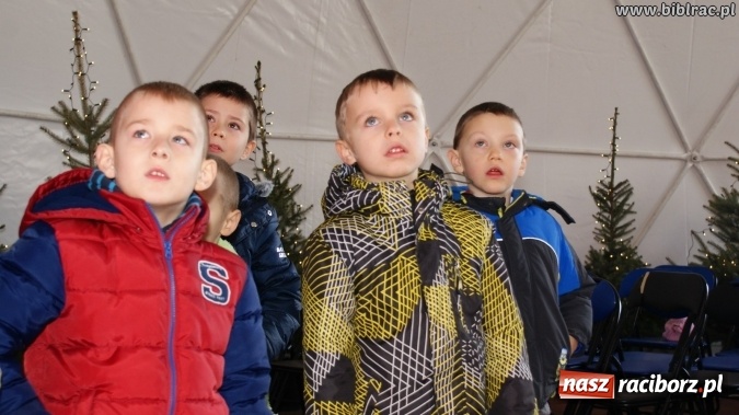 Zdjęcie w galerii na portalu naszraciborz.pl: Biblioteka na Jarmarku Bożonarodzeniowym  wiadomości z regionu