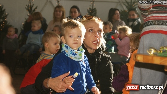 Zdjęcie w galerii na portalu naszraciborz.pl: Biblioteka na Jarmarku Bożonarodzeniowym  wiadomości z regionu