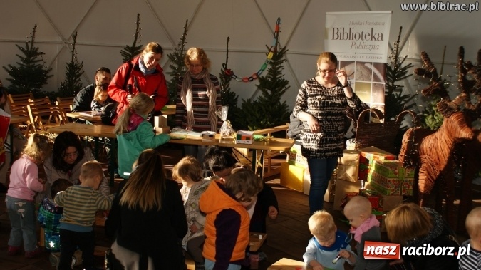 Zdjęcie w galerii na portalu naszraciborz.pl: Biblioteka na Jarmarku Bożonarodzeniowym  wiadomości z regionu