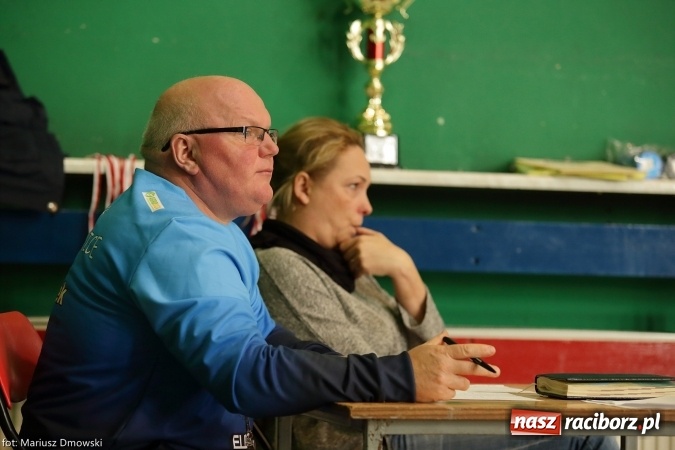 Zdjęcie w galerii na portalu naszraciborz.pl: UKS Krzanowice najlepsze w turnieju dw&oacute;jek siatkarskich wiadomości z regionu