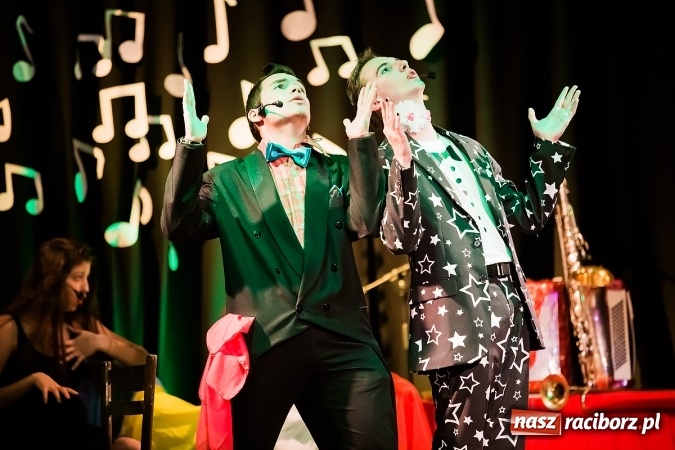 Zdjęcie w galerii na portalu naszraciborz.pl: Kolejna premiera spektaklu grupy teatralnej Irrealis wiadomości z regionu