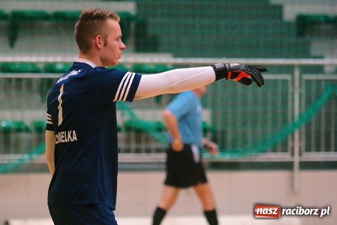 Zdjęcie w galerii na portalu naszraciborz.pl: Remisowy piątek w HLPN. Dwa tuziny goli w Arenie Rafako wiadomości z regionu