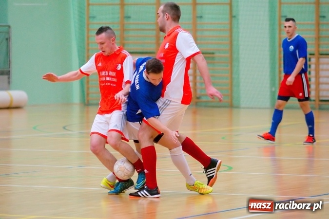 Zdjęcie w galerii na portalu naszraciborz.pl: Remisowy piątek w HLPN. Dwa tuziny goli w Arenie Rafako wiadomości z regionu