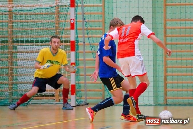 Zdjęcie w galerii na portalu naszraciborz.pl: Remisowy piątek w HLPN. Dwa tuziny goli w Arenie Rafako wiadomości z regionu