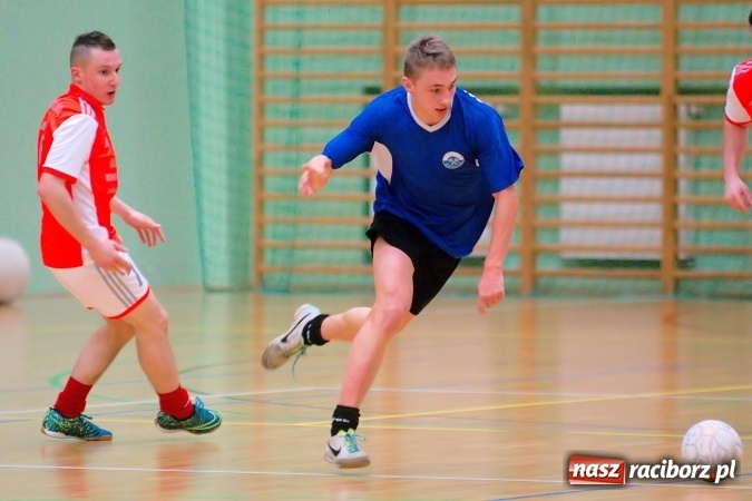 Zdjęcie w galerii na portalu naszraciborz.pl: Remisowy piątek w HLPN. Dwa tuziny goli w Arenie Rafako wiadomości z regionu
