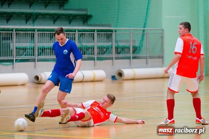 Zdjęcie w galerii na portalu naszraciborz.pl: Remisowy piątek w HLPN. Dwa tuziny goli w Arenie Rafako wiadomości z regionu