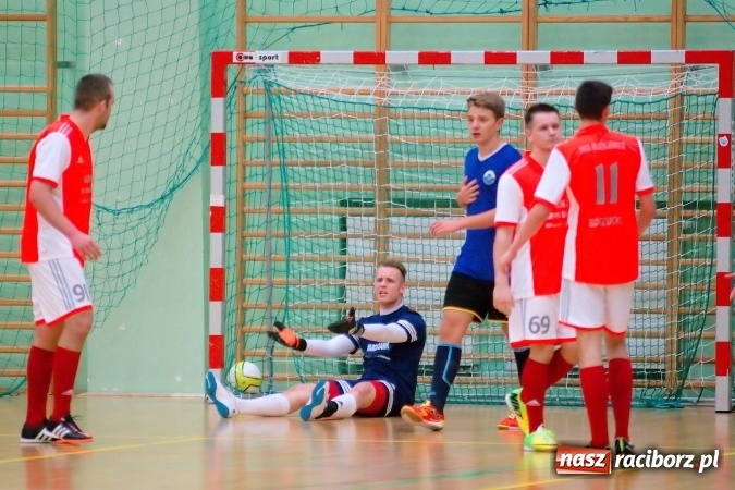 Zdjęcie w galerii na portalu naszraciborz.pl: Remisowy piątek w HLPN. Dwa tuziny goli w Arenie Rafako wiadomości z regionu