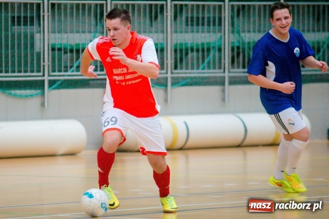 Zdjęcie w galerii na portalu naszraciborz.pl: Remisowy piątek w HLPN. Dwa tuziny goli w Arenie Rafako wiadomości z regionu