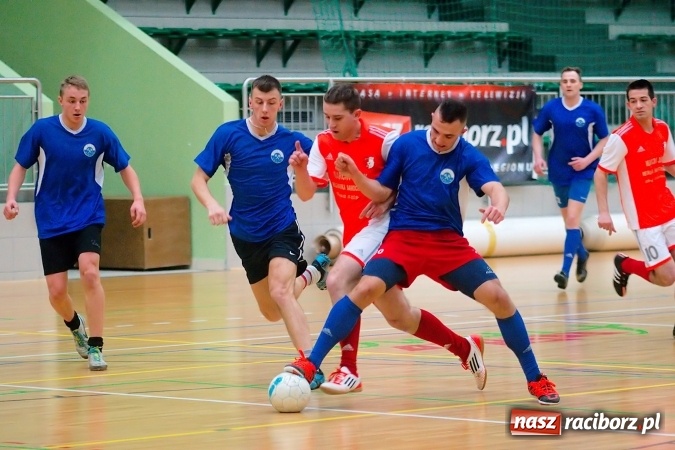 Zdjęcie w galerii na portalu naszraciborz.pl: Remisowy piątek w HLPN. Dwa tuziny goli w Arenie Rafako wiadomości z regionu