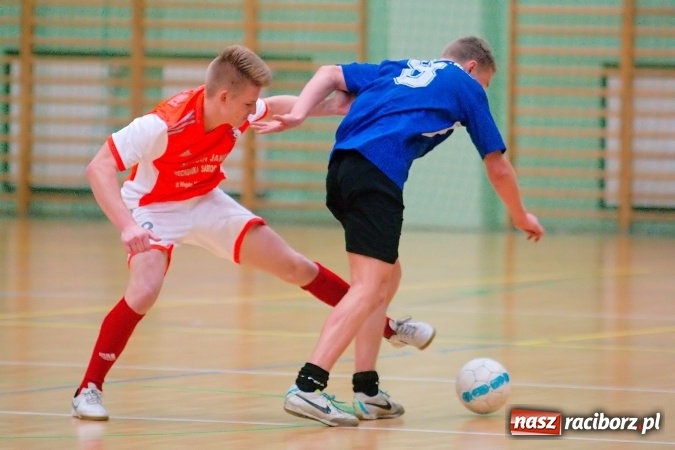 Zdjęcie w galerii na portalu naszraciborz.pl: Remisowy piątek w HLPN. Dwa tuziny goli w Arenie Rafako wiadomości z regionu