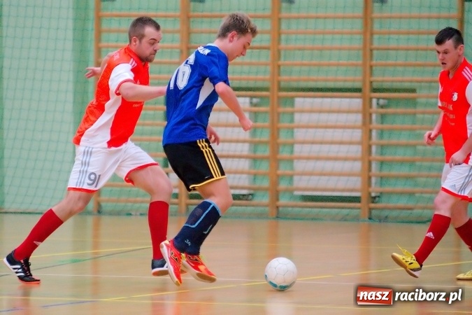 Zdjęcie w galerii na portalu naszraciborz.pl: Remisowy piątek w HLPN. Dwa tuziny goli w Arenie Rafako wiadomości z regionu