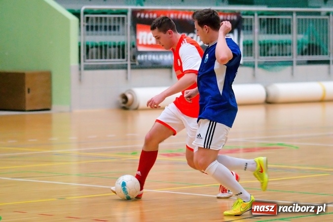 Zdjęcie w galerii na portalu naszraciborz.pl: Remisowy piątek w HLPN. Dwa tuziny goli w Arenie Rafako wiadomości z regionu