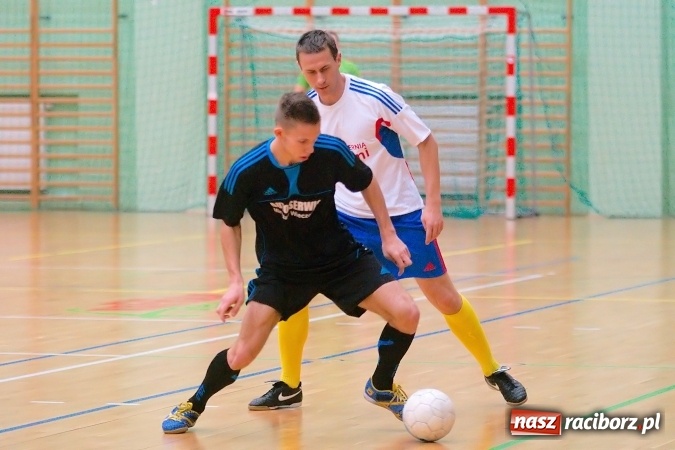 Zdjęcie w galerii na portalu naszraciborz.pl: Remisowy piątek w HLPN. Dwa tuziny goli w Arenie Rafako wiadomości z regionu