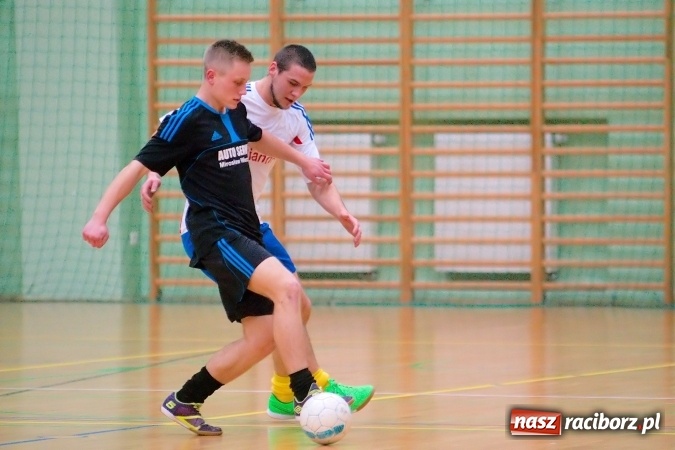 Zdjęcie w galerii na portalu naszraciborz.pl: Remisowy piątek w HLPN. Dwa tuziny goli w Arenie Rafako wiadomości z regionu