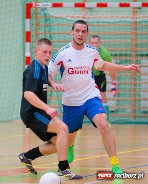 Zdjęcie w galerii na portalu naszraciborz.pl: Remisowy piątek w HLPN. Dwa tuziny goli w Arenie Rafako wiadomości z regionu